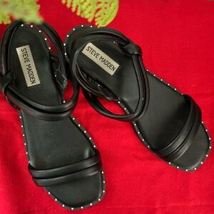 Steve Madden black sandals